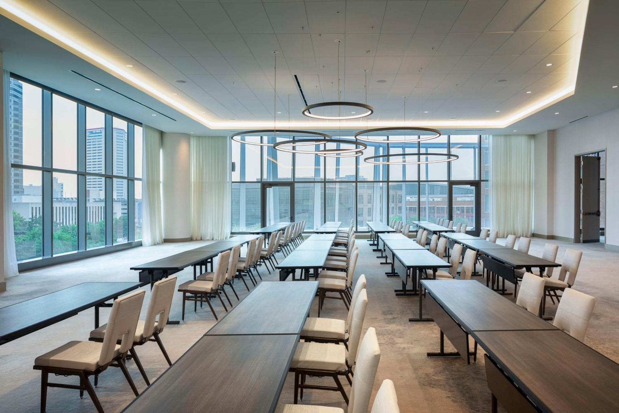Hilton Downtown 4* Columbus