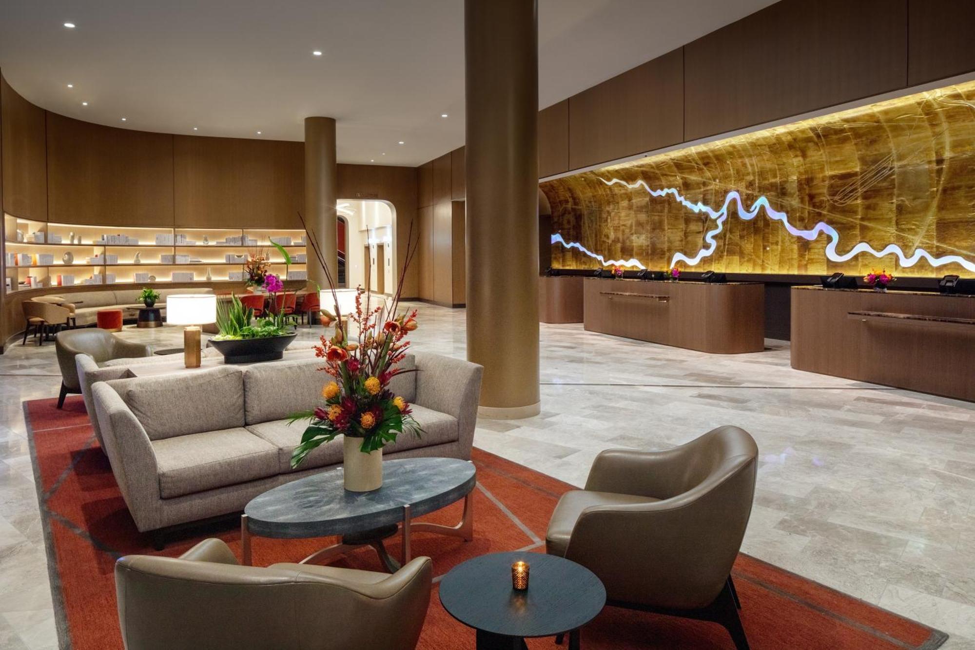 Hilton Downtown Hotel 4*