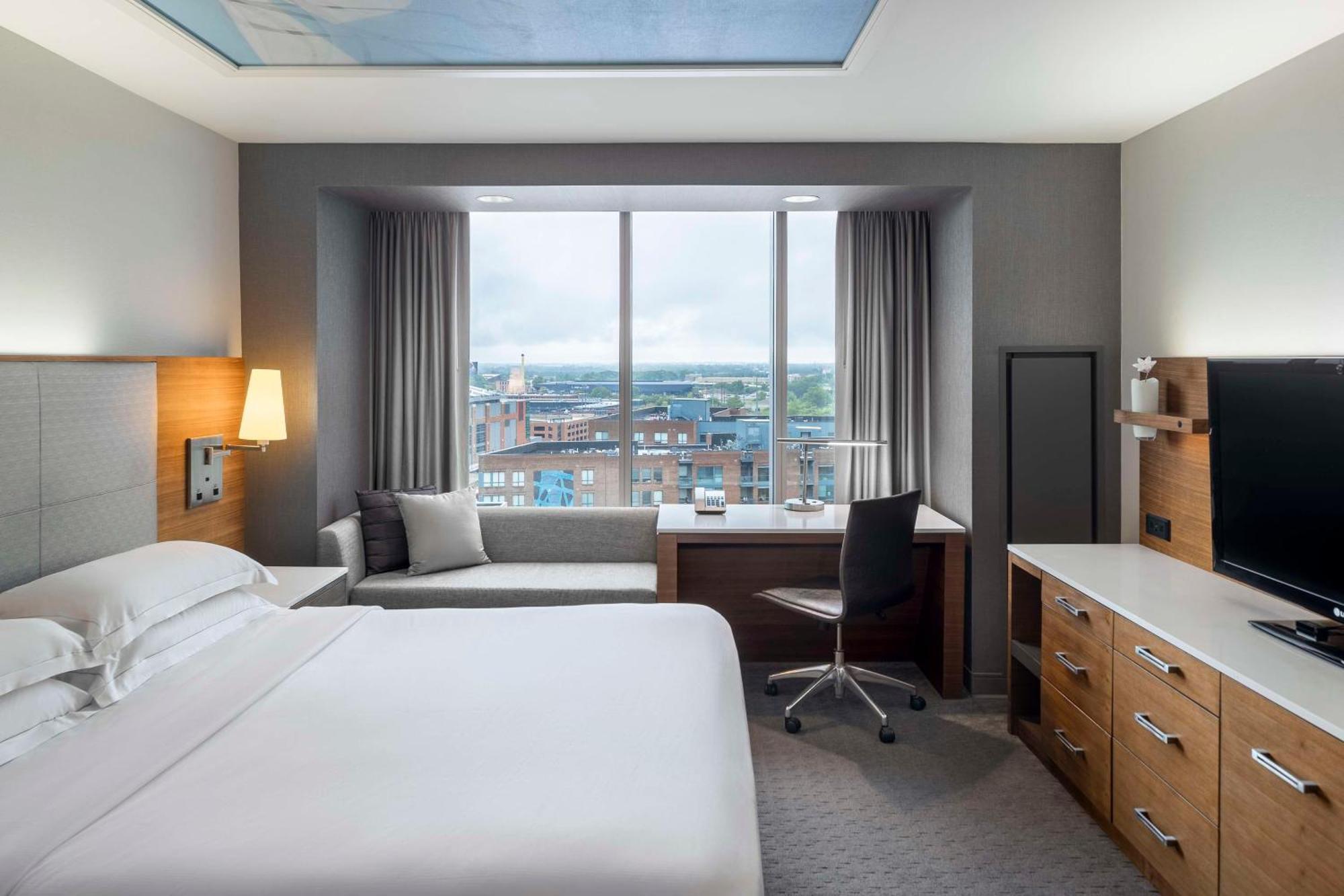 Hilton Downtown Hotel 4*